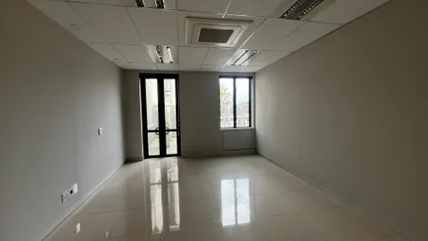 Sandton Sandown- 556sqm Ground Floor Building 5, Grayston Office Park,128 Peter Road to (7)